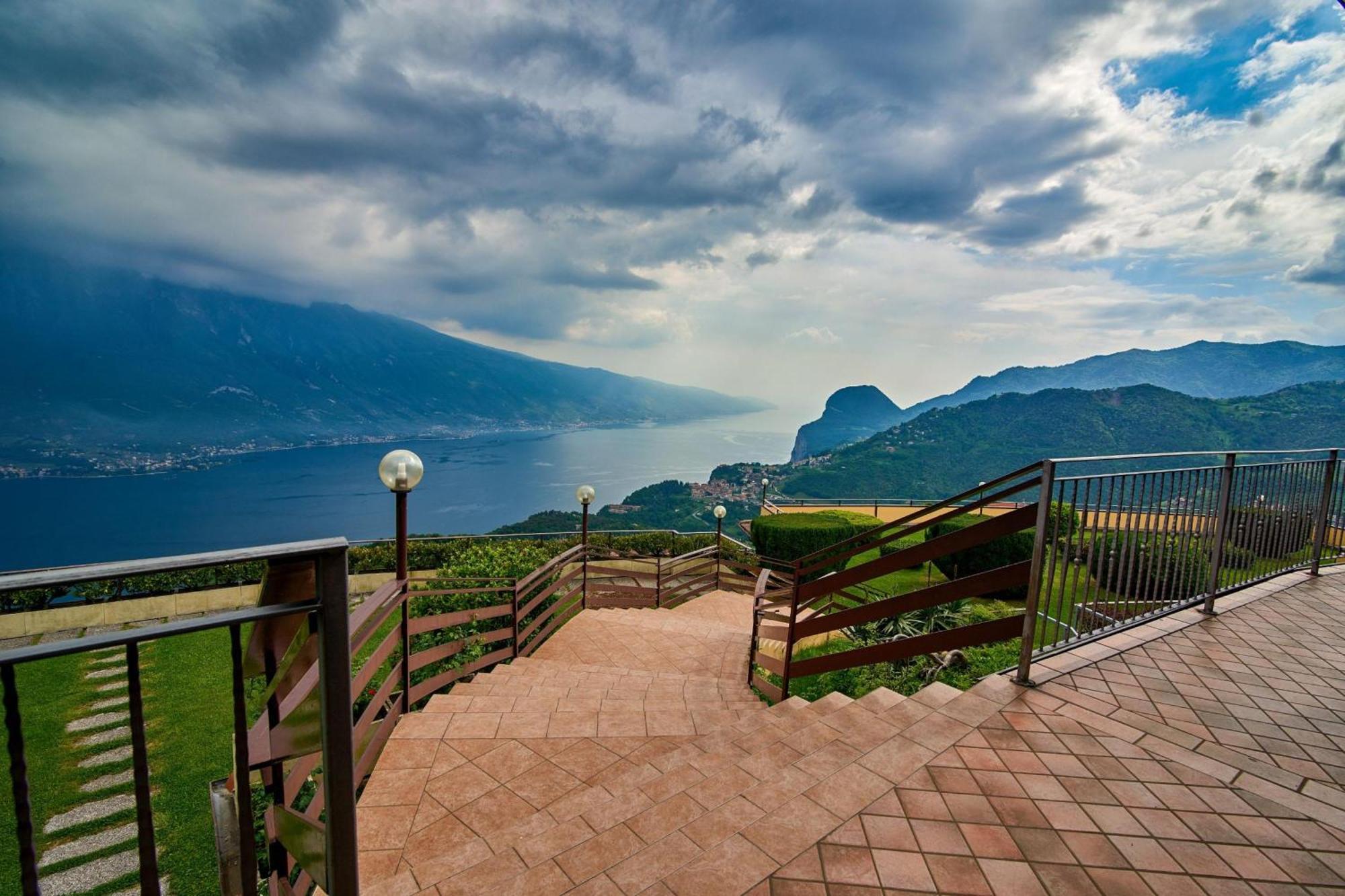 Balcone Panoramico Sul Garda - Happy Rentals Tremosine المظهر الخارجي الصورة